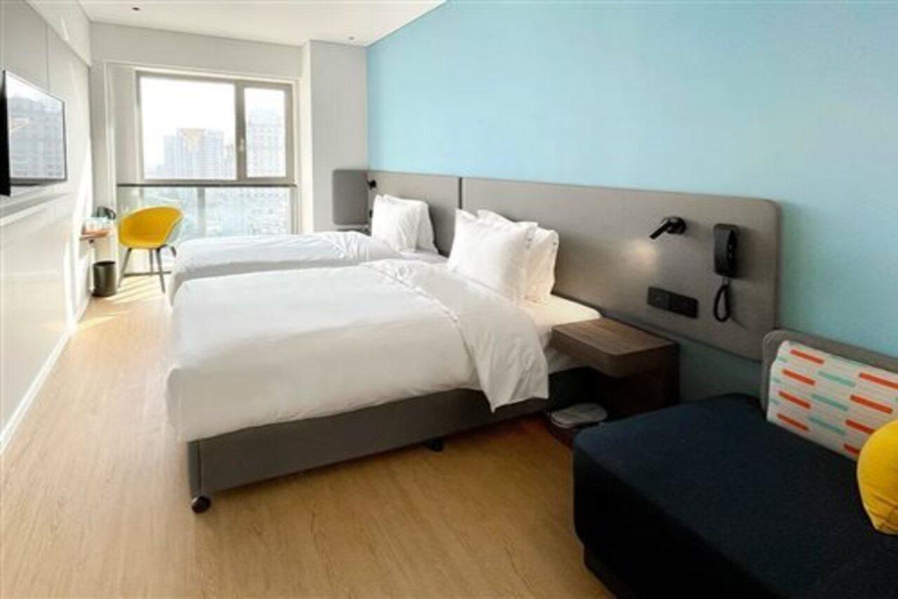 Holiday Inn Express Shanghai Baoyang By Ihg Exterior photo